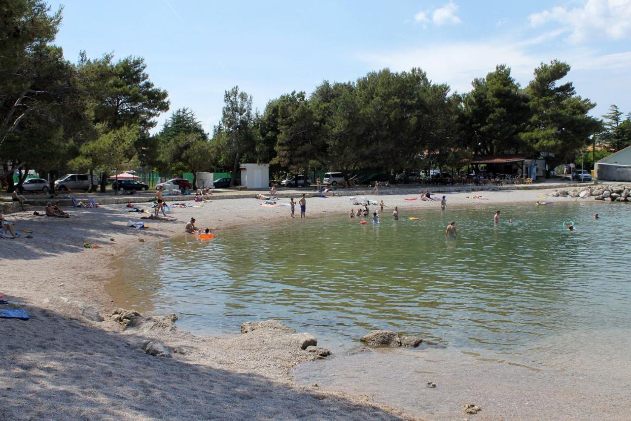 Rooms With A Parking Space Krk - 13553 Vrh  Εξωτερικό φωτογραφία