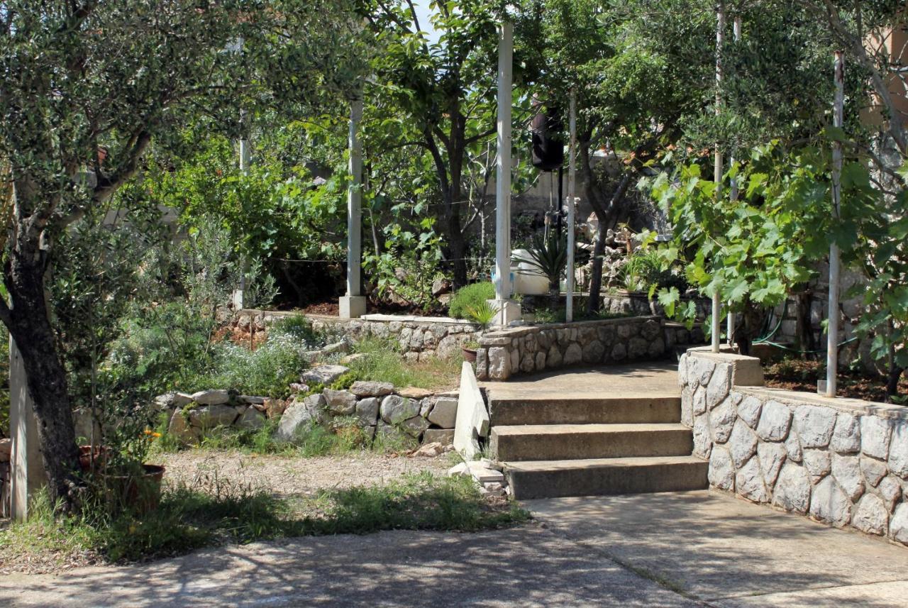 Rooms With A Parking Space Krk - 13553 Vrh  Εξωτερικό φωτογραφία